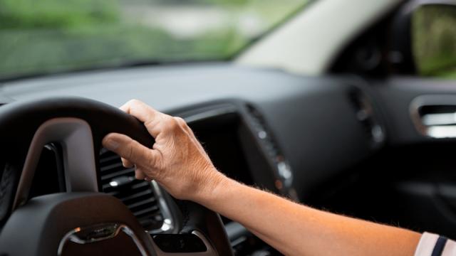 <b>Iată 5 gadget-uri auto ce nu ar trebui să lipsească de la bordul mașinii tale! Produse disponibile la GearBest.com! </b>Gadget-urile auto au devenit produse indispensabile de la bordul mașinii, așa că noi vă propunem astăzi 5 asemenea produse ce nu ar trebui să lipsească. Pe listă avem un purificator de aer ce se poate dovedi a fi o alegere interesantă mai ales dacă