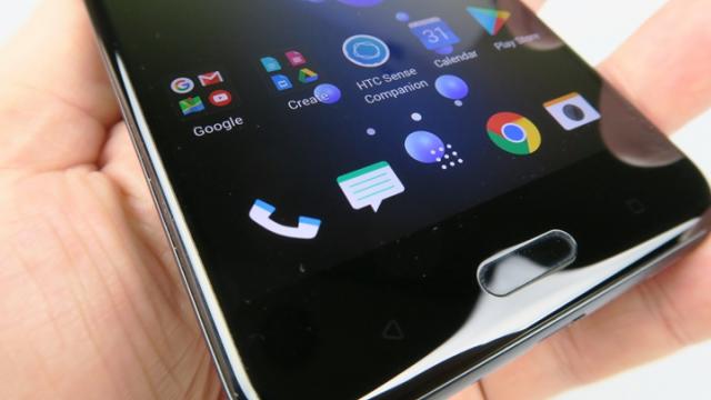 <b>HTC Sense Home va împrumuta câteva funcții de la Pixel Launcher; primul pe listă este gestul swipe pentru deschiderea meniului</b>Un nume pe care de obicei îl vedem asociat cu leak-urile HTC este și LlabTooFer, persoană care astăzi face o dezvăluire interesantă. Aflăm mai precis faptul că pe viitor HTC Sense Home va împrumuta funcții de la Pixel Launcher, o întâmplare ce