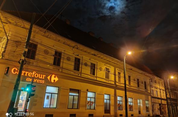 Fotografii low light făcute cu Xiaomi Mi 10 Pro: IMG_20200504_215005.jpg