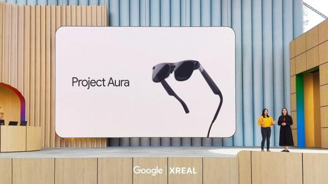<b>Android XR ajunge pe ochelari inteligenți; Google are 3 prototipuri aflate în fază de testare pentru 2026</b>Ieri a avut loc un eveniment special Google, în centrul căruia s-a aflat platforma Android XR. Vorbim despre un sistem de operare conceput pentru căști de realitate extinsă (VR/XR), ce ajunge aparent și pe ochelarii inteligenți. Google a prezentat 3