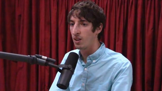 <b>Tot ce este în neregulă cu Google într-un singur interviu... şi e de rău! (Mini Editorial)</b>Printre comedianții pe care îi urmăresc se numără și Joe Rogan, acesta avându-l drept invitat de curând pe James Damore - un fost inginer software Google care a fost concediat luna trecută pentru că a scris un memo în care sublinia diferențele dintre