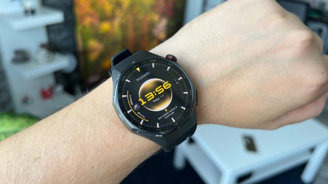 <b>Colecția de watchface-uri din HUAWEI Health depășește pragul de 100.000; Tu ce watchface ai pe ceasul HUAWEI? </b>La începutul avalanșei de smartwatch-uri nu existau atât de multe funcții integrate, astfel că eu unul eram foarte pasionat de watchface-uri și îmi doream să văd cât mai multe preinstalate pe smartwatch-uri, iar HUAWEI chiar
