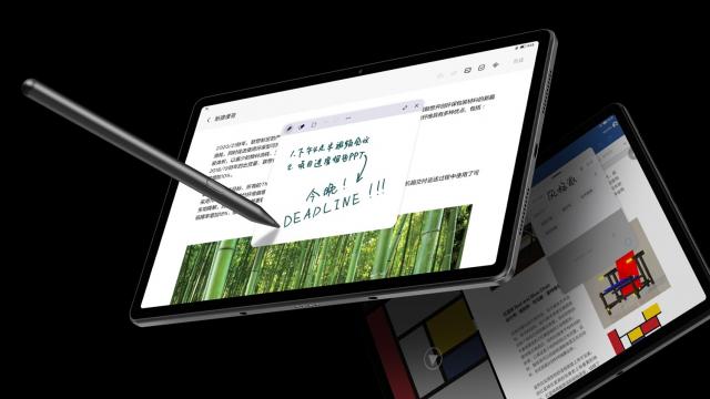 <b>Lenovo Pad Pro (2022) debutează oficial; Tabletă cu display OLED de 11.2 inch, refresh rate de 120Hz, CPU Dimesity 1300T</b>Lenovo a lansat ieri primul său telefon flagship cu CPU Snapdragon 8+ Gen 1. Este vorba despre modelul Lenovo Legion Y70 despre care am scris deja aici. Ei bine, pe lângă acest smartphone, a fost anunțată și noua tabletă Lenovo Pad Pro (2022)