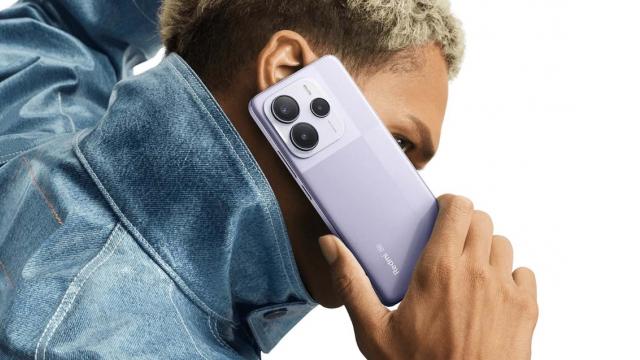 <b>Preț și disponibilitate Redmi Note 14 în România (căști + încărcător cadou)</b>Printre telefoanele noi incluse pe plan local avem și modelele Redmi Note 14 4G și Redmi Note 14 5G care de astăzi pot fi achiziționate de la principalii retaileri. Amintim mai jos dotările și diferențele între acestea două, alături de tabelul