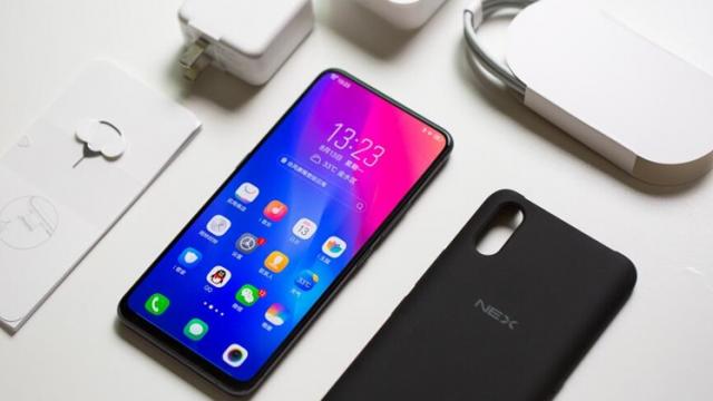 <b>Vivo confirmă Origin OS - Noua interfață sosește pe data de 19 noiembrie</b>În trecut, producătorii chinezi nu făceau chiar cea mai bună treabă când vine vorba de actualizările software. Acest lucru a început să se schimbe însă, odată ce mai multe companii au reușit să devină relevante la nivel internațional. În zilele noastre