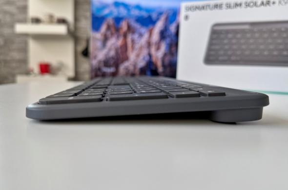 Logitech Signature Slim Solar+ K980 - Design: Logitech (21).jpg