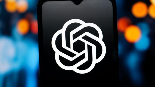 <b>1 milion de oameni în pragul sinuciderii au vorbit cu ChatGPT despre asta</b>Înţeleg oarecum oamenii care îşi alină singurătatea cu ChatGPT, poate îi înţeleg şi pe cei care caută un diagnostic medical dându-i fotografii, dar să ceri consultanţă psihologică de la GPT e cam departe. E OK când sfaturile sunt bune, e foarte rău când