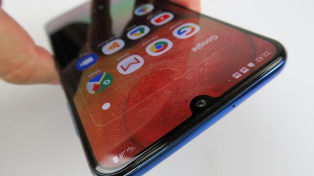<b>Samsung Galaxy A50: Benchmark-uri de telefon bun de PUBG Mobile şi orice task cotidian</b>Samsung Galaxy A50 vine cu un procesor Exynos 9610 aşa râvnit, încât până şi Lenovo/Motorola a simţit nevoia să zică "gimme that", primind o versiune derivată pentru Moto One Vision. La pachet vin şi 4 GB RAM şi 128 GB stocare, iar mulţumită acestui..