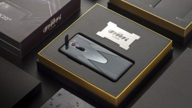 <b>Redmi K20 Pro are acum o versiune Avengers, disponibilă în ediție limitată; Vine cu design personalizat al panoului spate </b>După ce în weekend aflam vești despre lansarea unei versiuni Spider-Man pentru smartphone-ul Oppo Realme X, astăzi descoperim că și Xiaomi a pregătit o ediție limitată a flagship-ului său Redmi K20 Pro