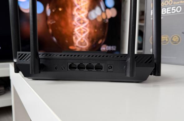 ASUS RT-BE50 - Fotografii: ASUS-RT-BE50_ (19).jpg