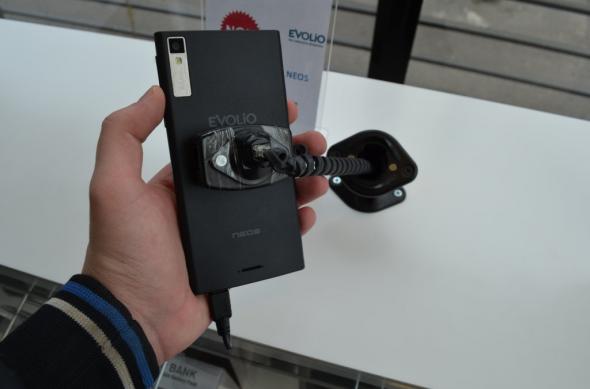 Evolio lansează oficial smartphone-ul Neos; acesta este disponibil la un preț de 579 lei: dsc_0018jpg.jpg
