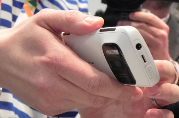 MWC 2012: Nokia 808 PureView preview - mamutul cameraphone-urilor Într-o experientă hands on Mobilissimo (Video): dscn0046jpg.jpg