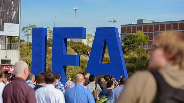 <b>Ce aşteptăm să vedem la IFA 2017 începând cu 31 august: tripleta Xperia, LG V30, purtabile, laptopuri şi multe altele</b>Peste doar câteva zile vor începe lansările ce marchează startul târgului de tehnologie IFA 2017, printre acestea fiind programat și debutul lui LG V30 și a flagship-ului Sony Xperia XZ1. Astăzi adunăm toate informațiile cap-coadă și vă prezentăm