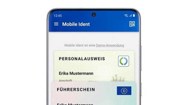 <b>Telefon în loc de carte de identitate; UE are un proiect care vizează şi România</b>Am văzut o copertă de ziar Adevărul care spunea ceva de gen "telefonul ia locul buletinului", apoi am văzut aceeaşi ştire pe Antena 3. Privesc cu suspiciune asta, mai ales că încă ne chinuim să implementăm în România buletinele