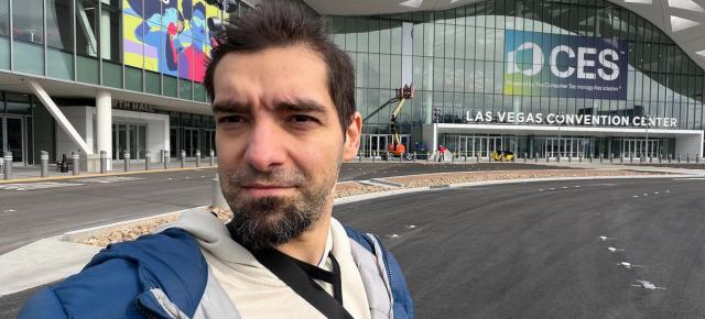 Top 5 produse care m-au impresionat la CES 2026: de la pandantivul atotştiutor la căştile Razer cu camere