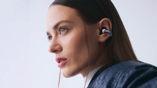 <b>Preț și disponibilitate HUAWEI FreeClip 2 în România (extra reducere Mobilissimo de 150 de lei)</b>Vrei o pereche de căști cool proaspăt lansate? De astăzi avem disponibil local modelul HUAWEI FreeClip 2, căști cu design open-ear, tip cercei. Aflăm din tabelul de mai jos Preț și Disponibilitate sumele la care sunt listate în România