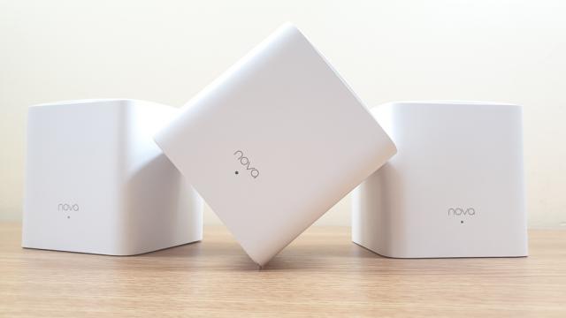 <b>Prezentare Tenda NOVA MW5s (3-pack): Sistem WiFi mesh Gigabit cu acoperire de până la 300 m² pentru întreaga casă</b>După ce anterior v-am prezentat routerul mesh Tenda Nova MW3 (1-pack), astăzi este momentul să revenim cu impresiile formate după utilizarea unei variante cu acoperire și mai mare, destinată celor care stau la casă