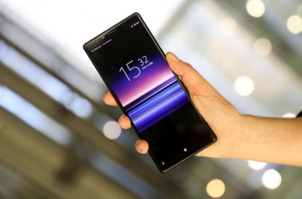 Fotografii hands-on cu Xperia 10 şi Xperia 10 Plus (leak): Xperia-2019-MWC_8-640x427.jpg