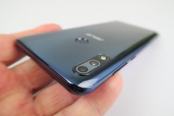 ASUS ZenFone Max Pro (M2): Baterie de campion, peste predecesor la playback video