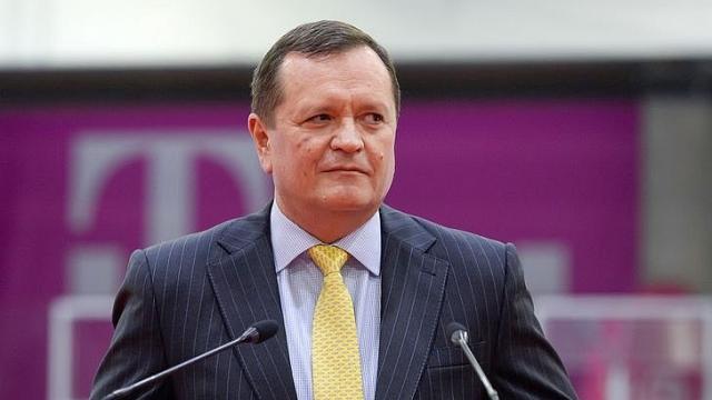 <b>Telekom România renunţă la colaborarea cu Orange România pentru utilizarea reţelei 4G</b>Ştirea bombă a finalului de săptămâna este că Telekom România a anunţat că rupe contractul cu Orange România, cel care îi oferea acces la reţeaua 4G Orange. Telekom România considera că a evoluat destul de mult încât să poate opera pe cont propriu.