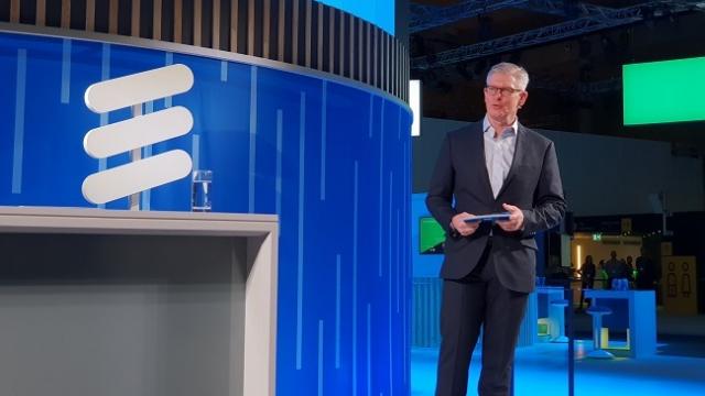<b>MWC 2019: Ericsson doreşte ca UE să rezolve problemele cu 5G şi politicile aferente</b>Ericsson a avut o conferinţă la MWC 2019, acolo unde s-a discutat despre inovaţie tehnologică, 5G, dar şi despre faptul că unele măsuri UE încetinesc progresul. CEO-ul Ericsson, Borje Ekholm a solicitat că UE să îşi schimbe politicile.