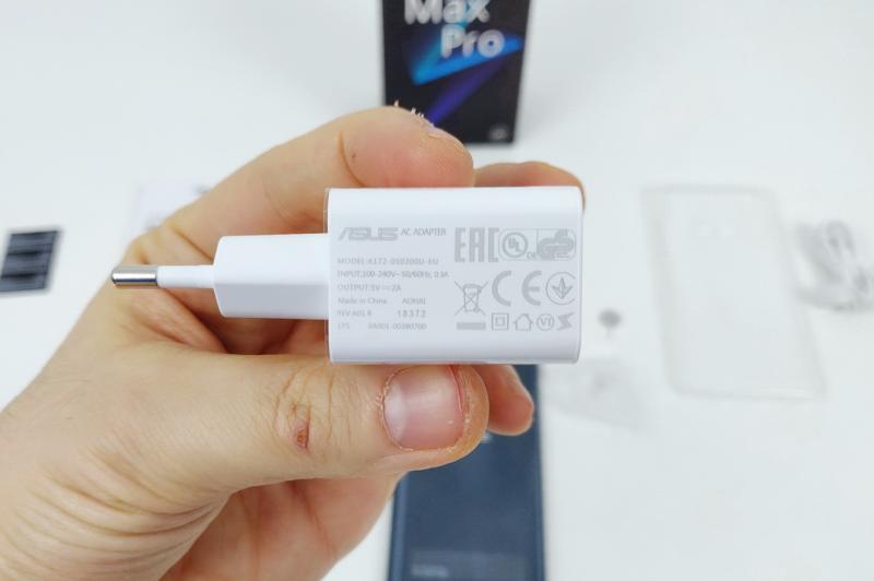 ASUS ZenFone Max Pro (M2) - Accesorii: ASUS-ZenFone-Max-Pro-(M2)-Unboxing_005_0.jpg