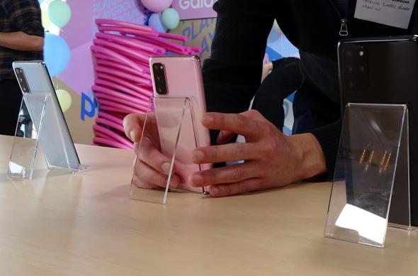 Samsung Galaxy S20 - Fotografii Hands-On de la evenimente: Samsung-Galaxy-S20_001.JPG