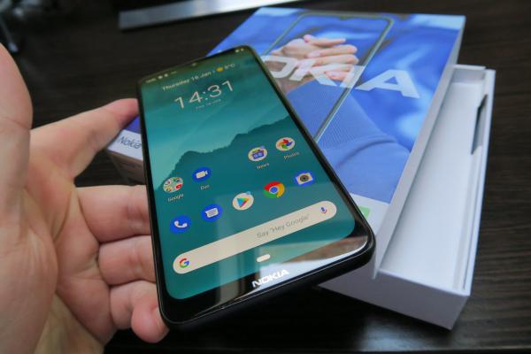 Nokia 6.2: Design generic, lucios, o personalitate cu déjà vu