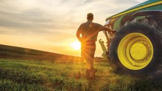 AI-ul coboară din cloud în fermă: John Deere JD va ajunge inclusiv pe display-urile din cabină
