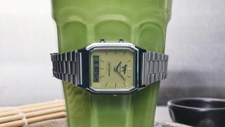 Casio mai lansează un ceas greu de ignorat: AQ-230 în verde matcha, alături de Café Kitsuné