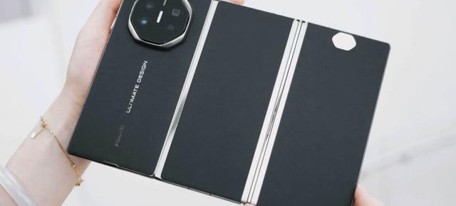 Acest telefon îţi va monitoriza sănătatea fără ceas; Triplu pliabilul Huawei nou are şi astfel de funcţii