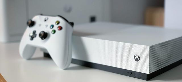 Trump vrea să taxeze extra consolele de gaming şi laptopurile; Iată cum şi de ce