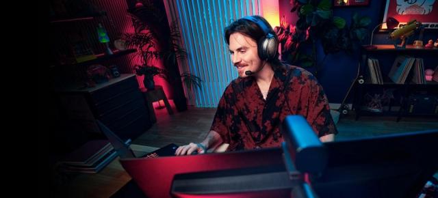 HyperX încearcă ceva diferit la Gamescom: căști open-back cu bass și un mouse wireless de doar 47 de grame