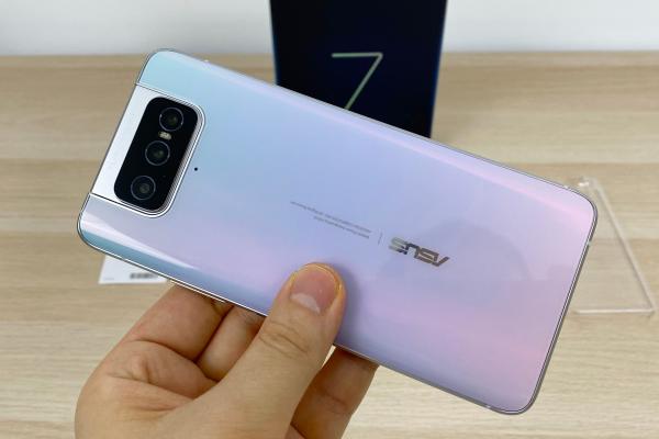 Asus Zenfone 7 și Zenfone 7 Pro sunt actualizate la Android 11; Aflăm care sunt noutățile