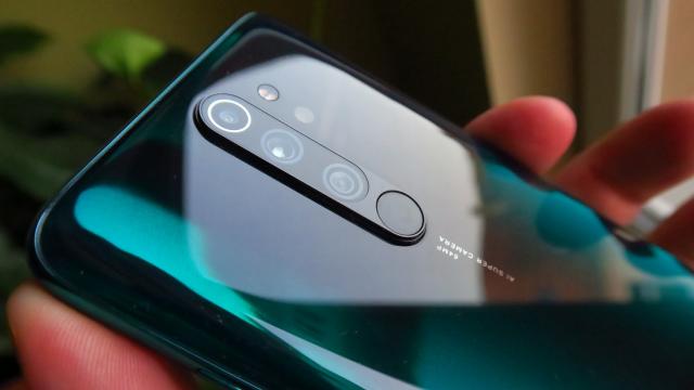 <b>Turul Magazinelor #873: Brăţară de fitness pentru copii, laptopuri de gaming la ofertă, trotinetă electrică sub 900 lei</b>A început o nouă săptămână şi iarna pur şi simplu pare că nu vrea să plece. Stăm tot în casă, ne protejăm de pandemie şi încercam să mai cumpărăm câte ceva pentru o primăvară mai călduroasă şi poate fără lockdown. Am găsit spre exemplu în acest Tur