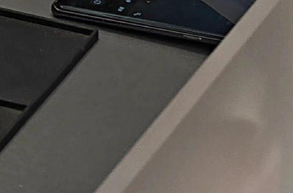 OPPO Find X6 Pro - Fotografii spion: oppo-find-x6-pro-live-pic-leaks-980-scaled.jpeg