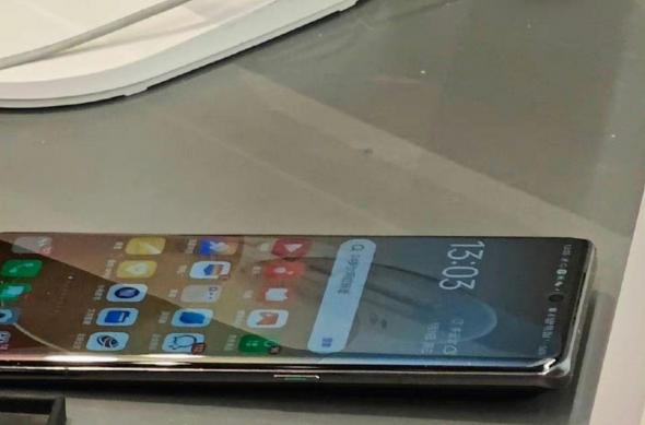OPPO Find X6 Pro - Fotografii spion: oppo-find-x6-pro-live-pic-leaks-770-scaled.jpeg