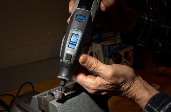 Dremel 8220 Platin Edition - Galerie foto: dremel-tools-craftsman-ryobi52-2.jpg