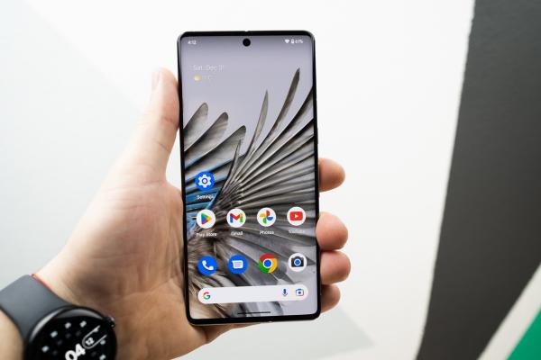 Google Pixel 7 Pro: Display optim pentru gameri şi consumatori de Netflix