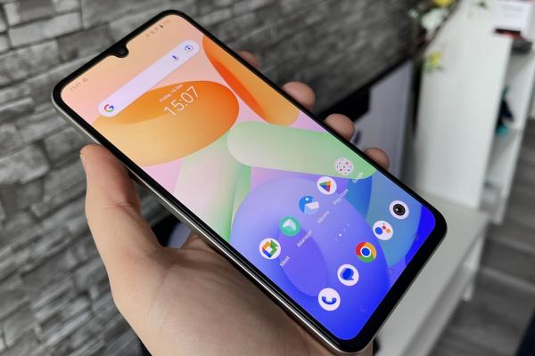 vivo X80 Lite: Display AMOLED pregătit pentru binging, chiar şi la scară un pic mai mică