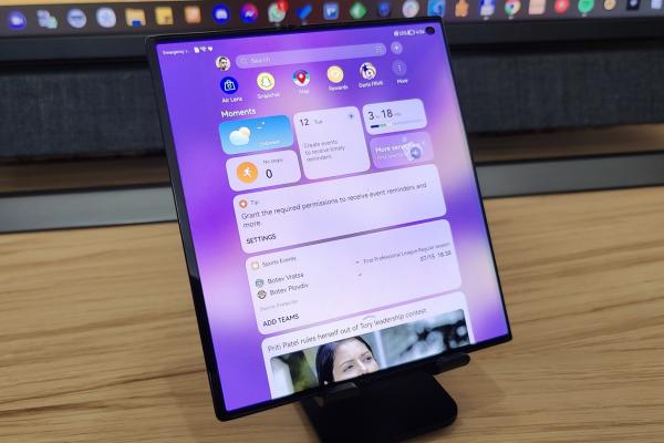 Huawei Mate Xs 2: Acustică stereo livrează, la filme, muzică, jocuri