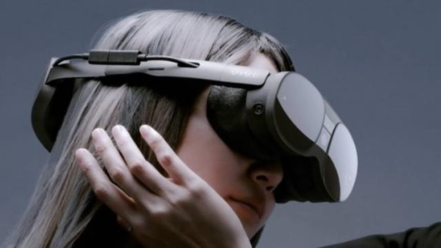 <b>CES 2023: HTC anunță Vive XR Elite - Headset VR / AR cu hardware propriu, rival pentru Meta Quest Pro</b>În acest an HTC a lansat un nou headset de realitate augmentată în cadrul CES 2023, rival pentru casca Meta Quest Pro prezentată recent de către Mark Zuckerberg. Se numește HTC Vive XR Elite, vine cu hardware propriu, este ușoară și mai ieftină față