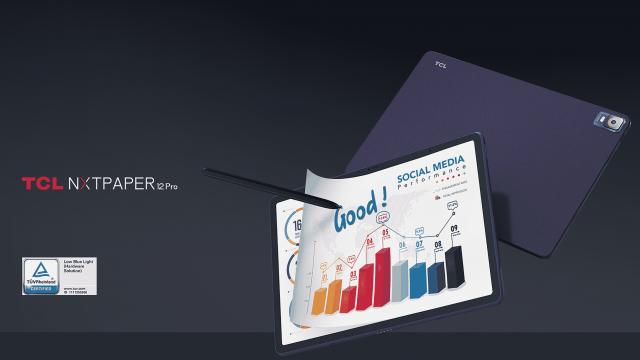 <b>CES 2023: TCL NXTPAPER 12 Pro, tableta cu ecran ce imită hârtia pune la bătaie 4 difuzoare, 8 GB RAM </b>Pe lângă televizoare mini-LED și telefoane, cei de la TCL au venit în Las Vegas la CES 2023 și cu o tabletă mai specială, numită TCL NXTPAPER 12 Pro. Din nume ne dăm seama că într-adevăr nu este un dispozitiv obișnuit, asta pentru
