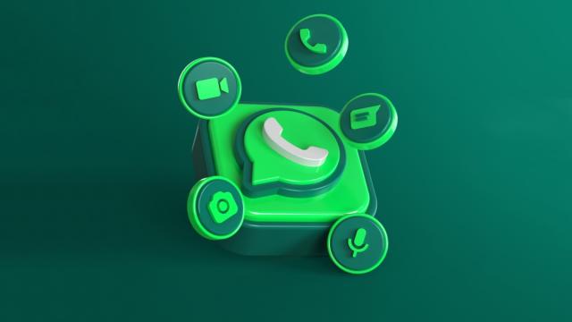 <b>WhatsApp pregăteşte funcţii noi legate de Block, Cameră, Chat Transfer</b>După ce a lansat recent funcţia Proxy pentru a le permite oamenilor să converseze şi când guvernele opresive îi împiedică, WhatsApp pregăteşte 3 funcţii noi pentru aplicaţia sa de chat. E vorba despre funcţii legate de Block, Camera 