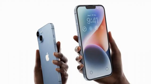 <b>Turul Magazinelor #1220: Unde găsim cel mai ieftin iPhone 14, laptop ASUS cu două cadouri, aparate de fitness pentru tot corpul</b>S-a terminat şi săptămână de care se temea toată lumea, cea cu Blue Monday şi zic că am supravieţuit cu brio. Am avut şi câteva zile de temperaturi enorme, miros de ghiocei şi primăvara şi acum începem să luăm în serios ţintele puse pentru acest an