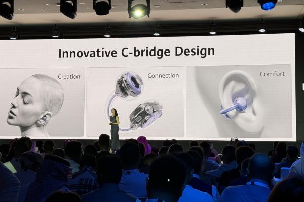 Huawei revine pe piaţa de laptopuri din România, lansează altfel de căşti în Dubai (FreeClip) + MatePad Pro 13.2