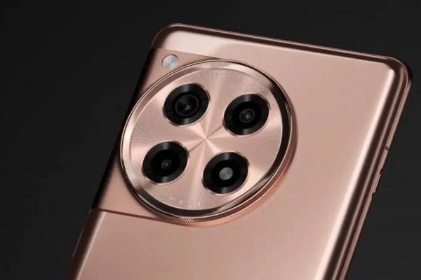 OnePlus 12R prezentat în imagini oficiale înaintea lansării din ianuarie 2024; Vine pe rose gold