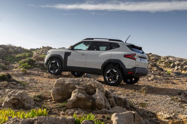 Dacia Duster 3 are dezvăluite sumele oficiale de comercializare! Cât va costa noul SUV și ce echipări avem la dispoziție?