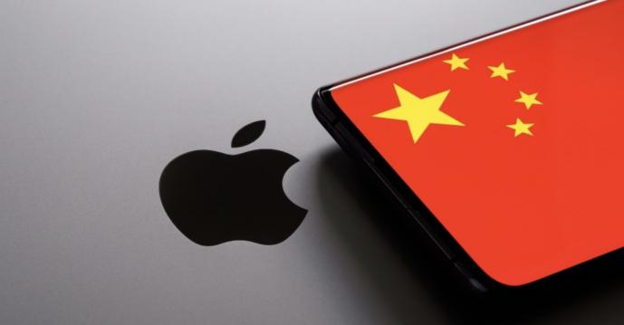 <b>China interzice telefoanele Samsung şi Apple în firmele şi birourile guvernamentale</b>Un nou episod în războiul comercial dintre vest şi China se desfăşoară în aceste zile, iar China a decis să interzică telefoanele Samsung și Apple în firmele şi birourile guvernamentale. E doar una dintre măsurile care servesc ca răspuns 