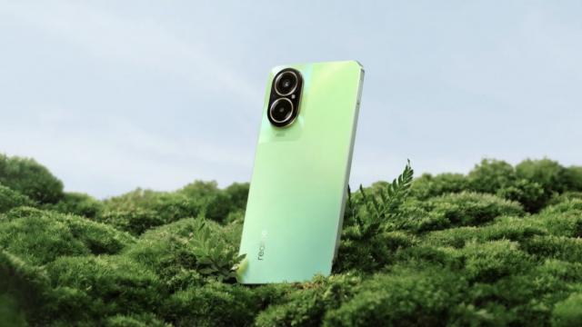 <b>realme C67 4G este aici, cu diferențe la nivel de cameră și procesor față de modelul 5G</b>În urmă cu doar câteva zile vă povesteam despre lansarea lui realme C67 5G aici, iar astăzi vine iată și modelul 4G, care schimbă procesorul și camera foto. Telefonul a debutat în Indonezia și nu doar că vine cu modificări hardware